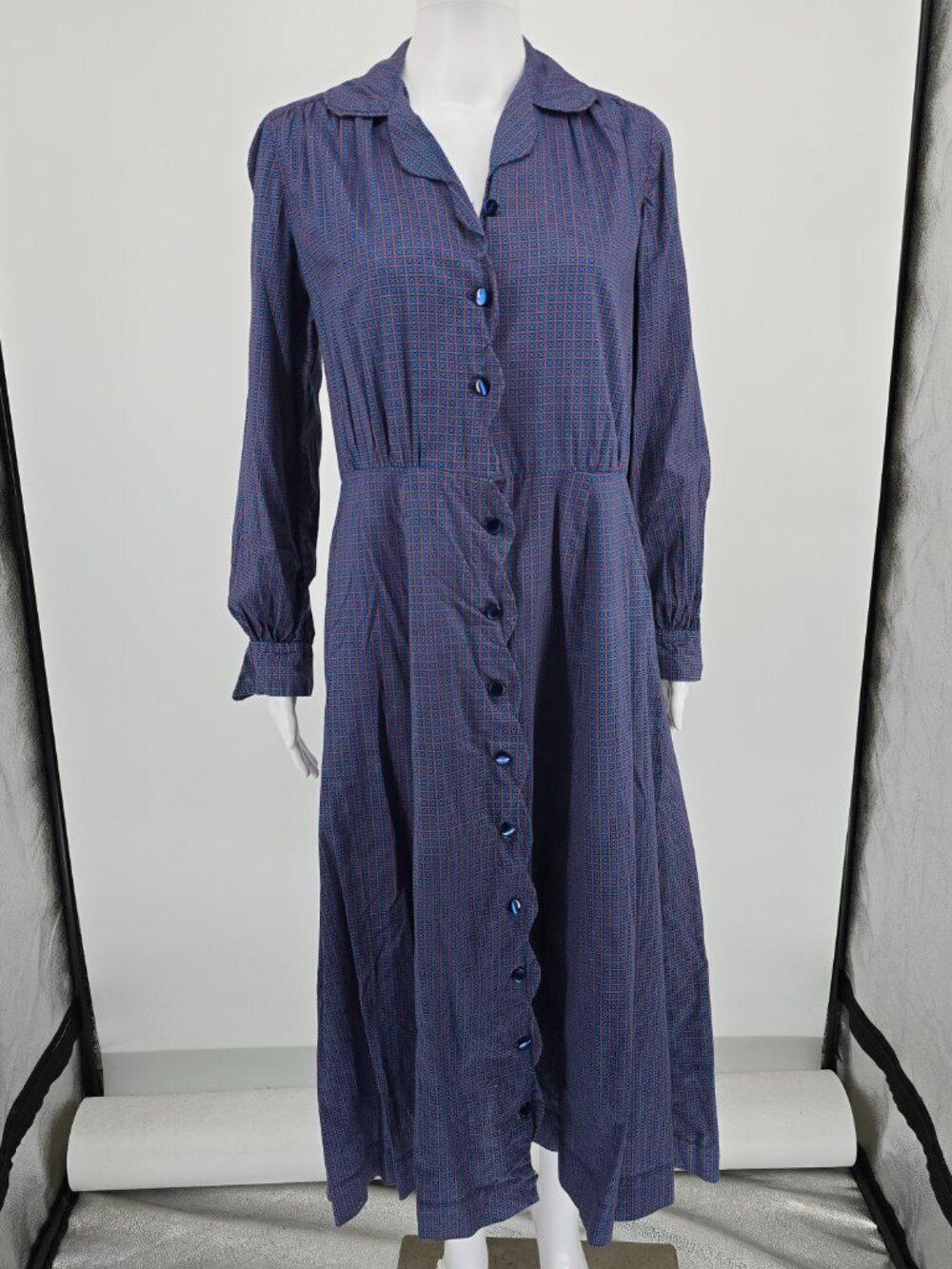Vintage 1940s Blue/Red Foulard Print Belted Shirtwaist Midi Day Dress (M)